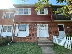 Building Photo - 2321 McClellan Ct
