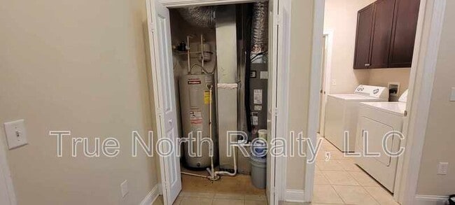 Building Photo - 960 Perry St