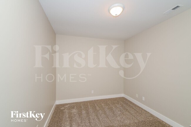 Building Photo - 209 Nottingham Dr