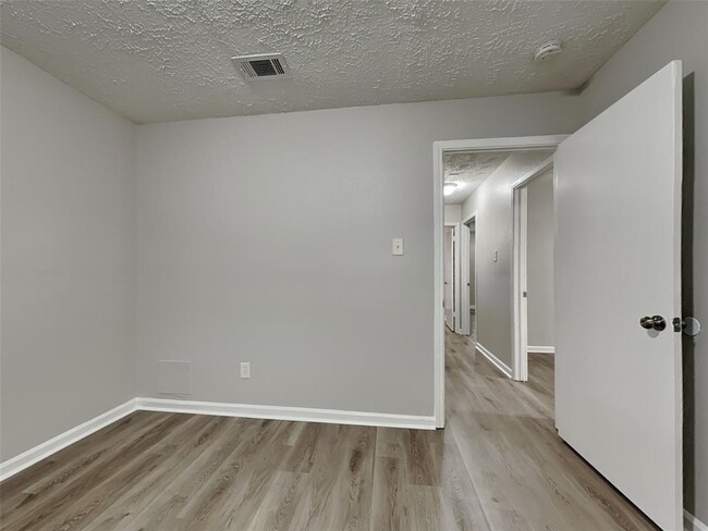 Building Photo - 7047 Rockergate Dr