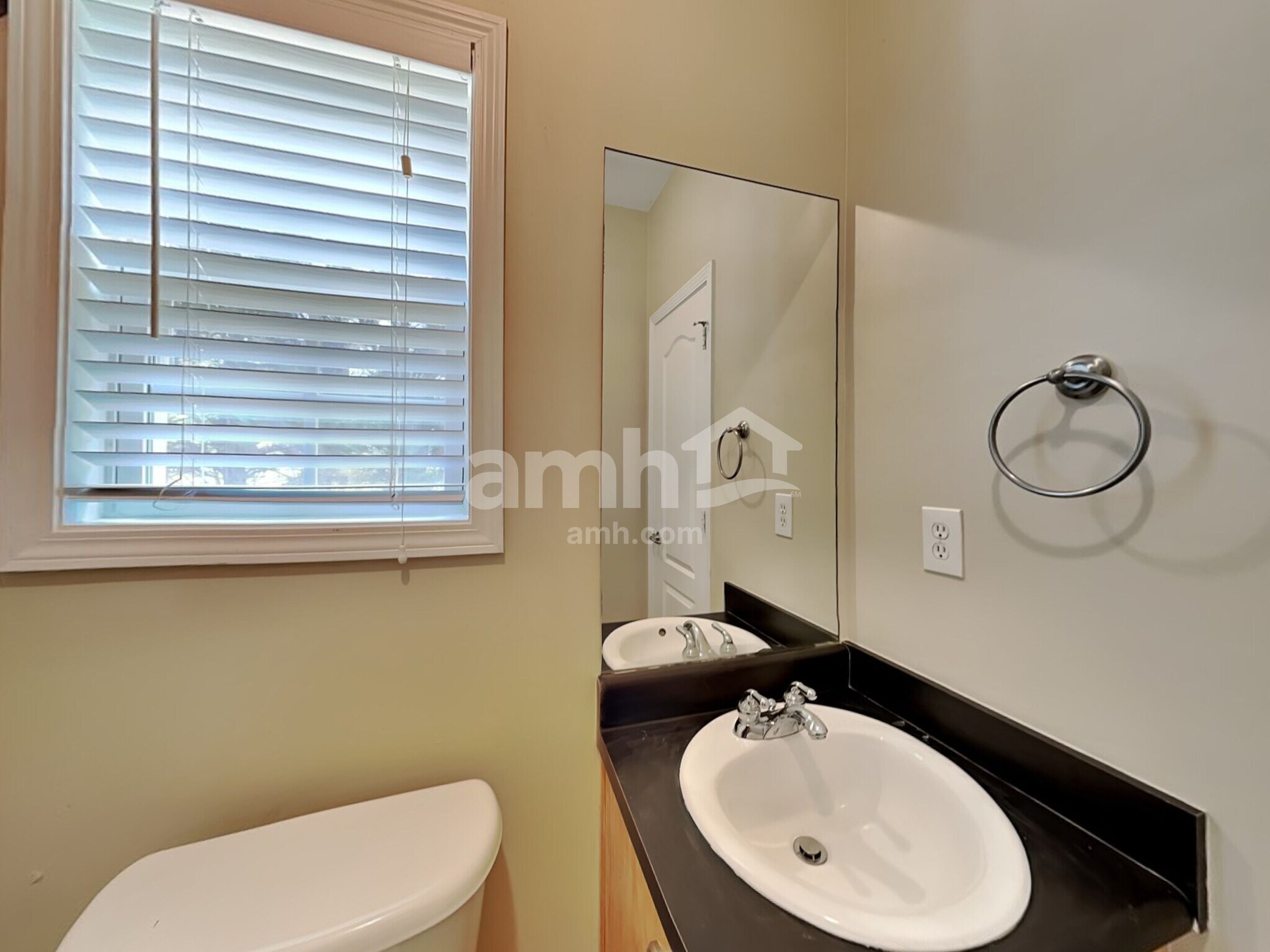 Building Photo - 712 Gatwick Ct