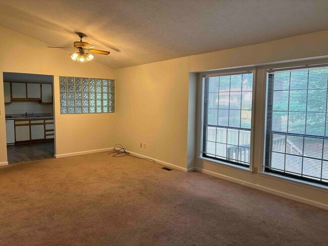Building Photo - Beautiful Single Family Home Located Near ...