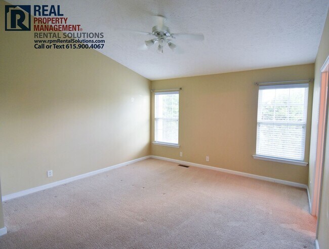 Building Photo - Two bedroom townhome in GREAT location! Wa...
