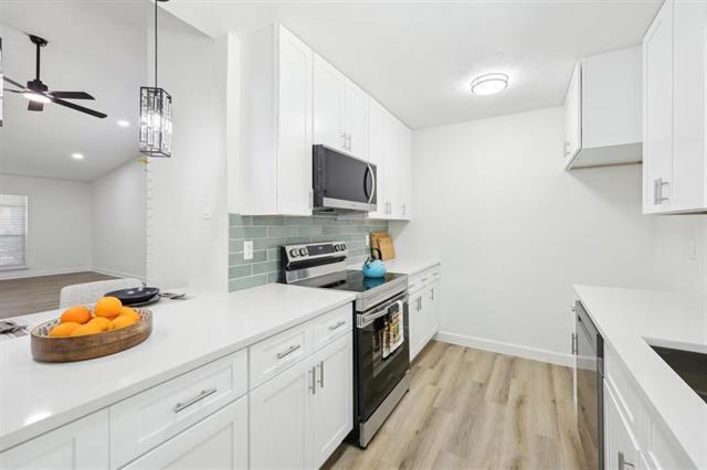 Building Photo - 904 Middle Cove Dr