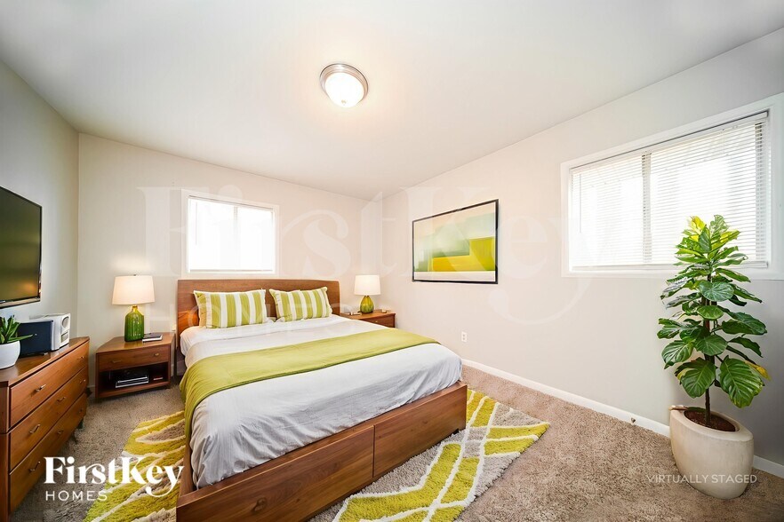 Building Photo - 342 Roxbury Dr