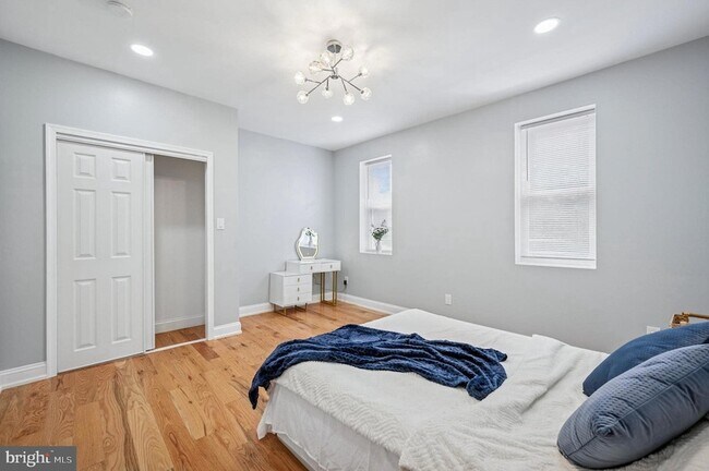 Building Photo - 1317 S 19th St