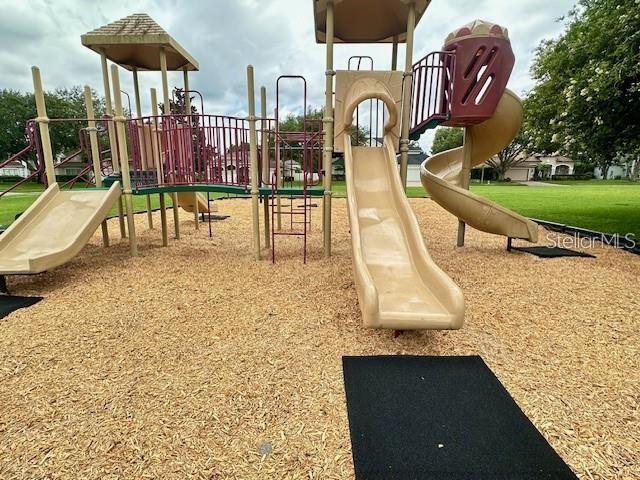 Building Photo - 806 Winder Oaks Dr