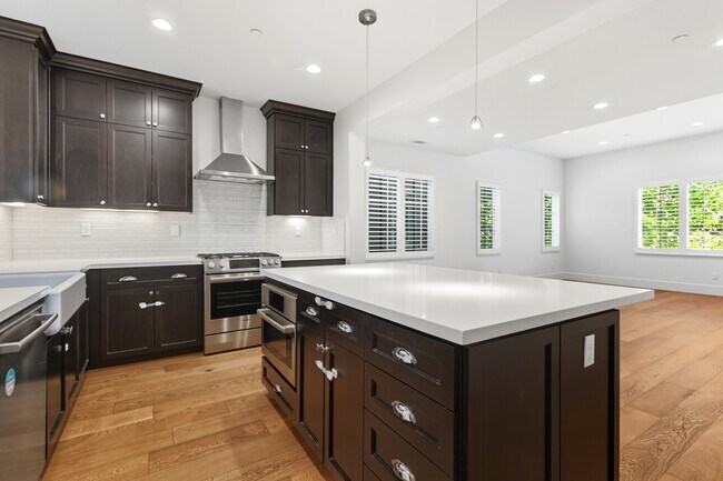 Building Photo - 39527 Stevenson Pl