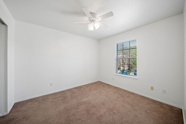 Building Photo - 7 Kenrock Ridge