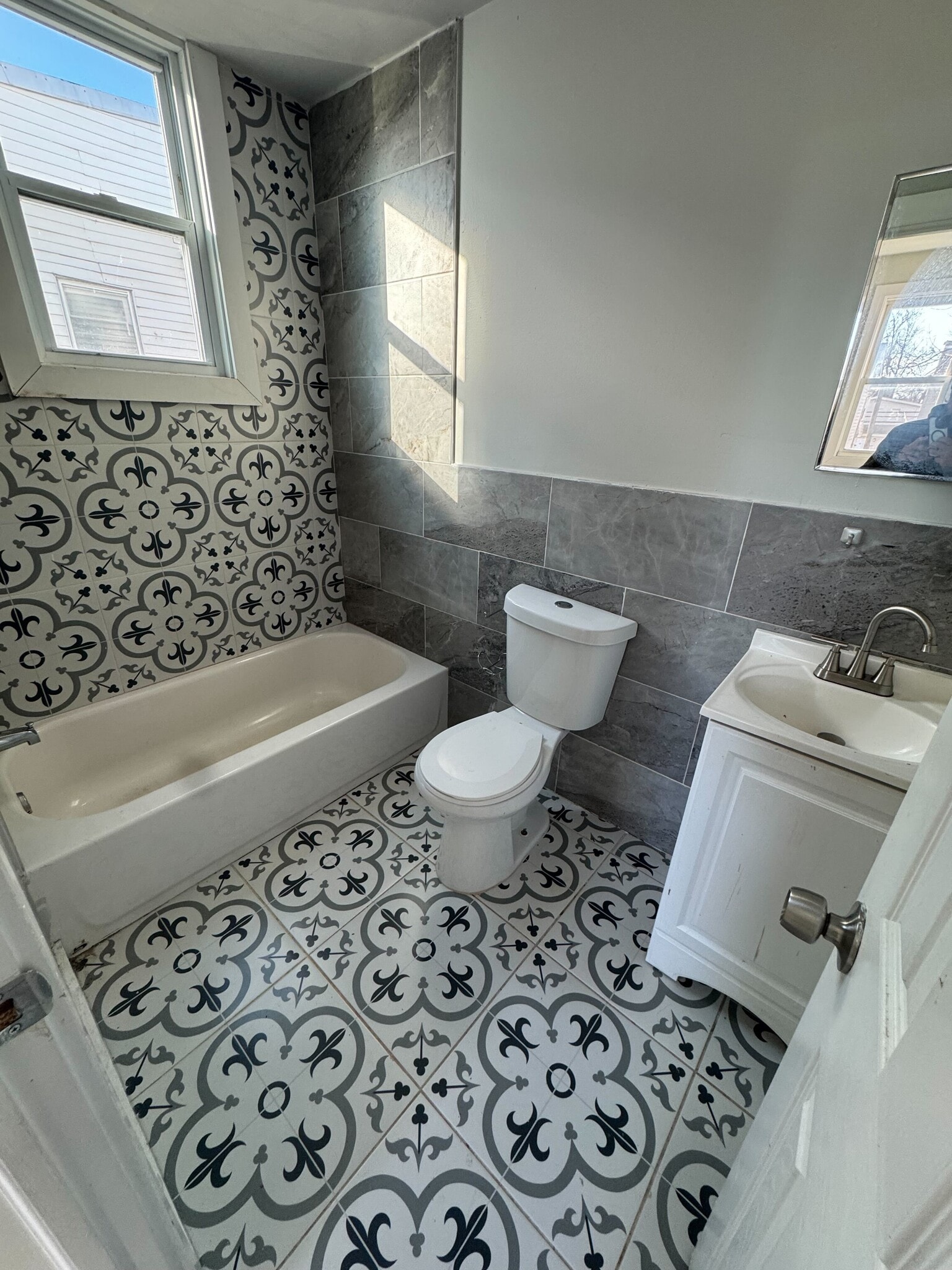 Building Photo - 182 Brookdale Ave