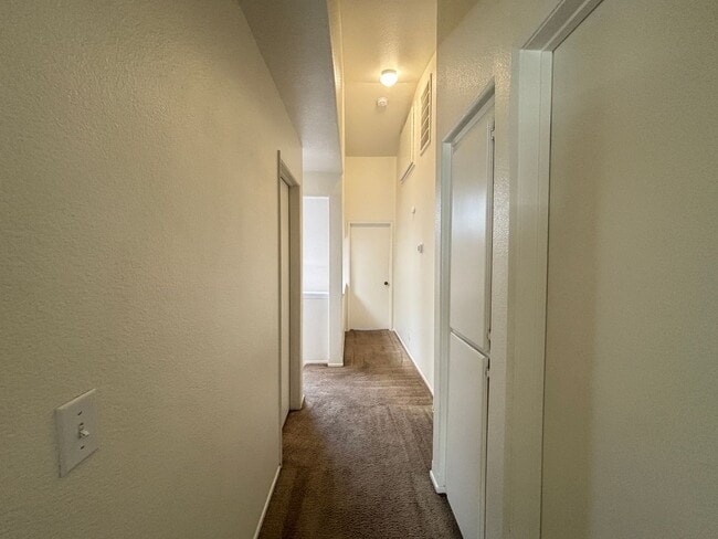 Building Photo - West Palmdale Townhouse