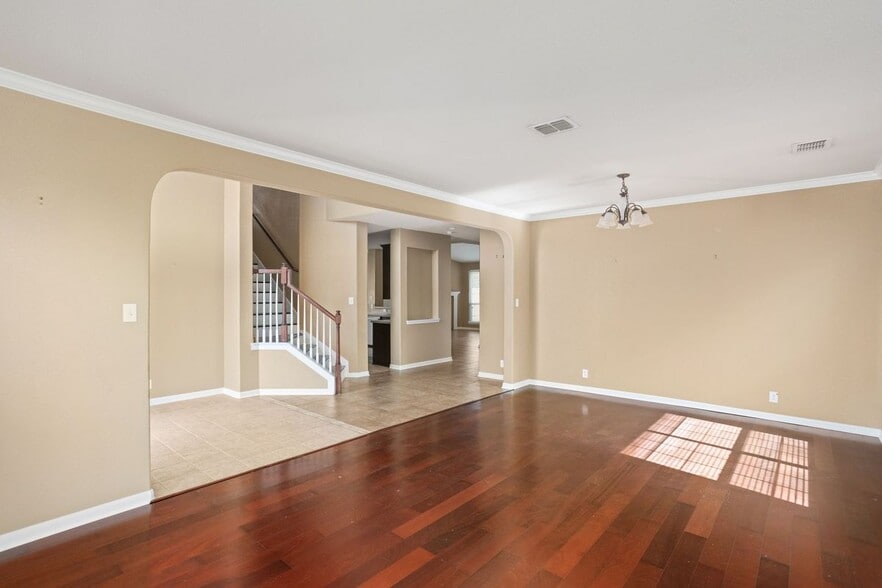 Building Photo - 3415 Highline Tr