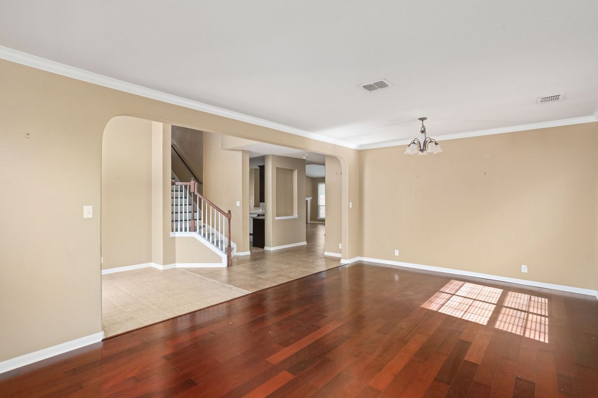 Building Photo - 3415 Highline Tr