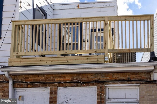 Building Photo - 607 Station Ave