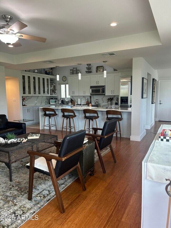 Building Photo - 7760 E Gainey Ranch Rd