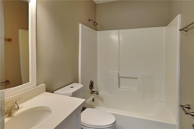 Building Photo - 3951 Kensington Dr