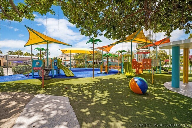 Building Photo - 4339 Bougainvilla Dr