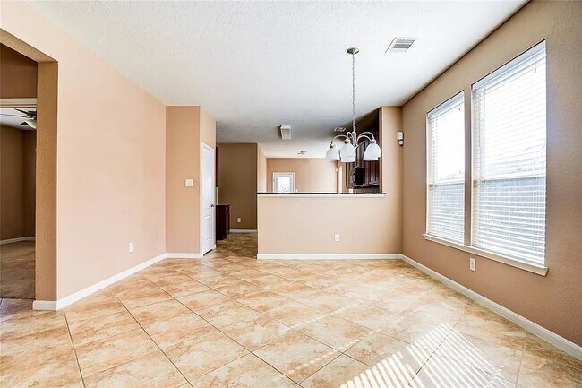 Building Photo - 907 Aft Valley Dr