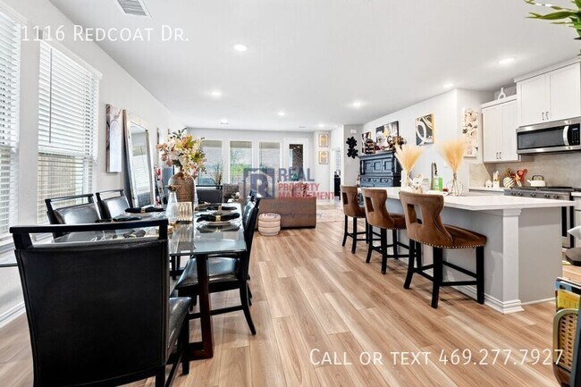 Building Photo - 1116 Redcoat Dr