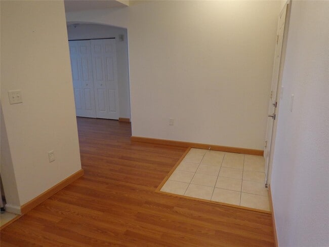 Building Photo - 533 NE 3rd Ave