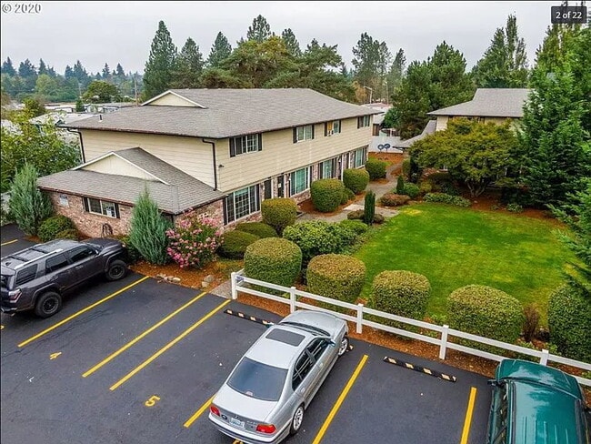 Building Photo - Available Now! Pet-Friendly 2 Bed/ 1.5 Bath with Patio & Parking