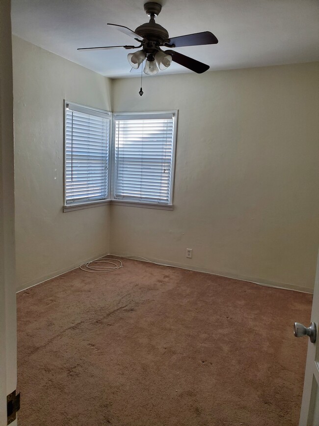 Bedroom - 1412 Amapola Ave