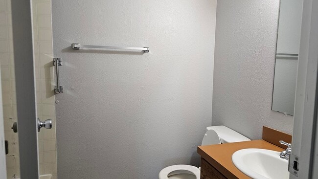 Building Photo - Lovely Single-Story 3-Bed, 2 Bath House in Nampa!