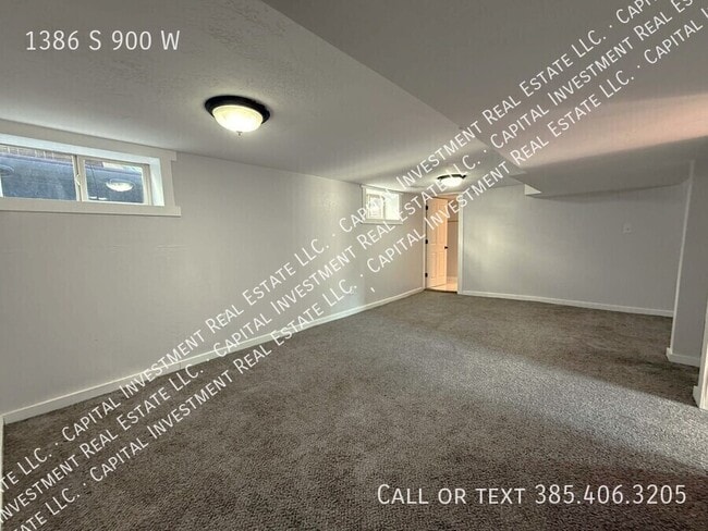 Building Photo - 1386 S 900 W