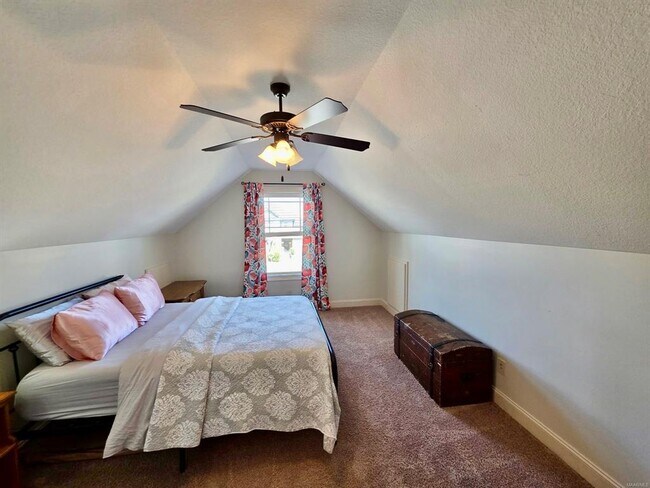 Building Photo - 37 Emerald Dr