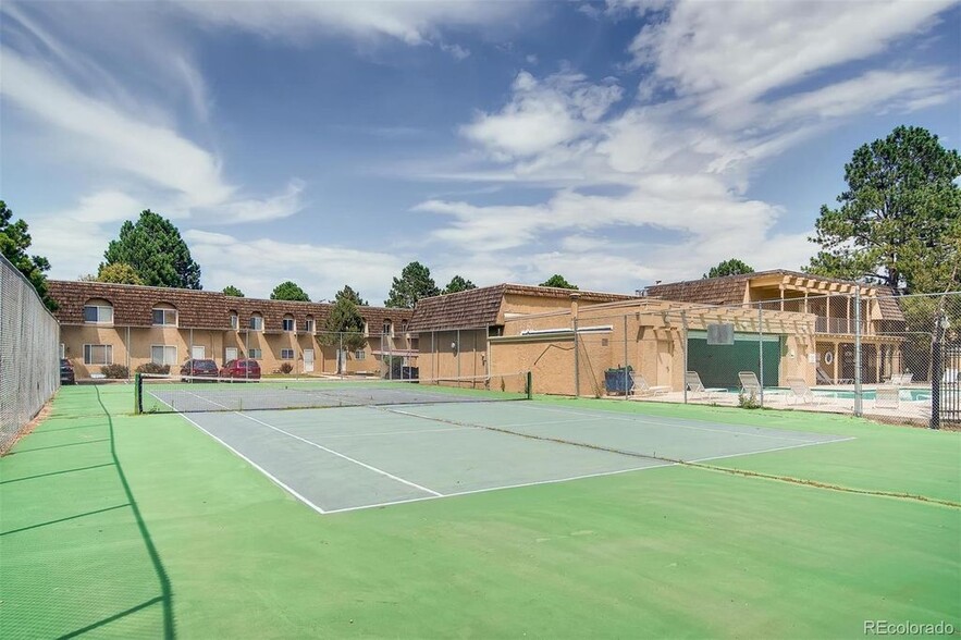 Building Photo - 7625 Quincy E Ave