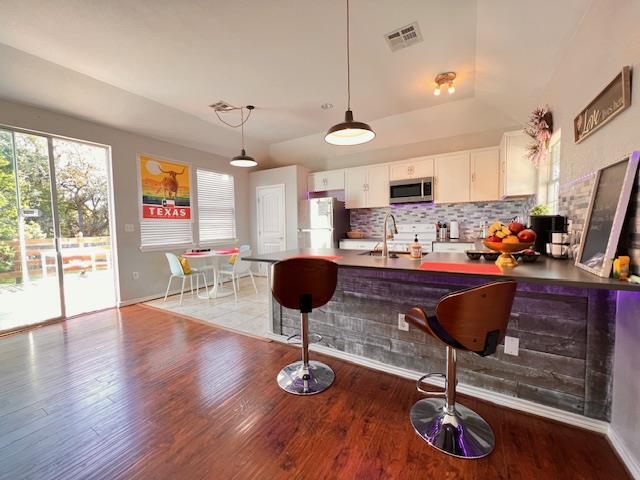 Building Photo - 1104 Blueridge Dr