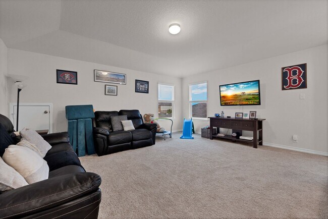Building Photo - Beautiful 4 Bedroom/2.5 Bathroom Two Story Newly Built in the West Side of San Antonio