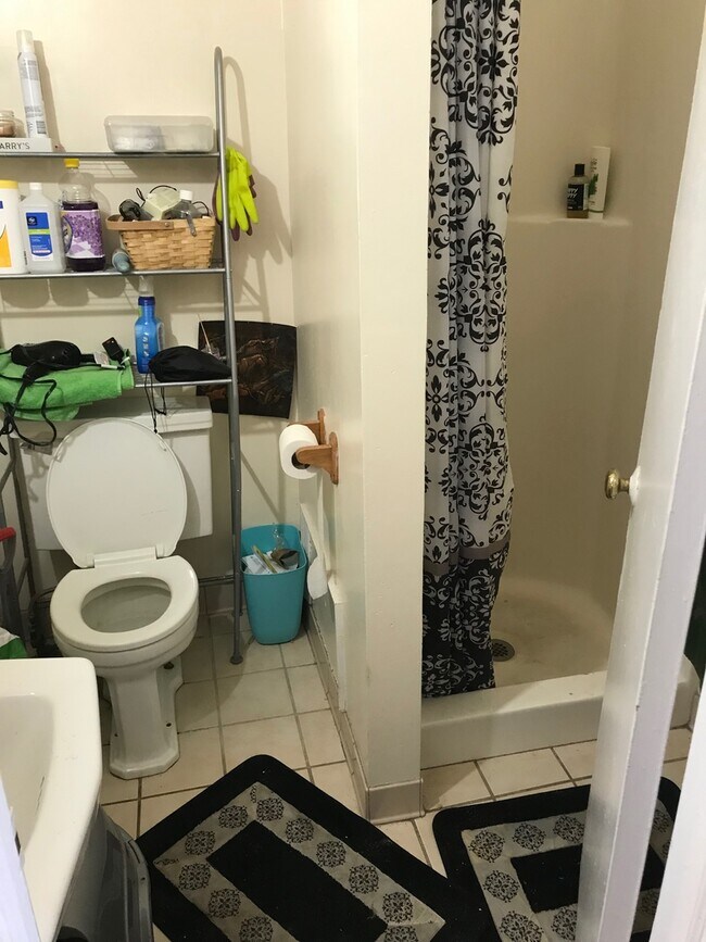 Building Photo - 1123 Grove Ave