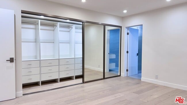 Building Photo - 414 N Palm Dr