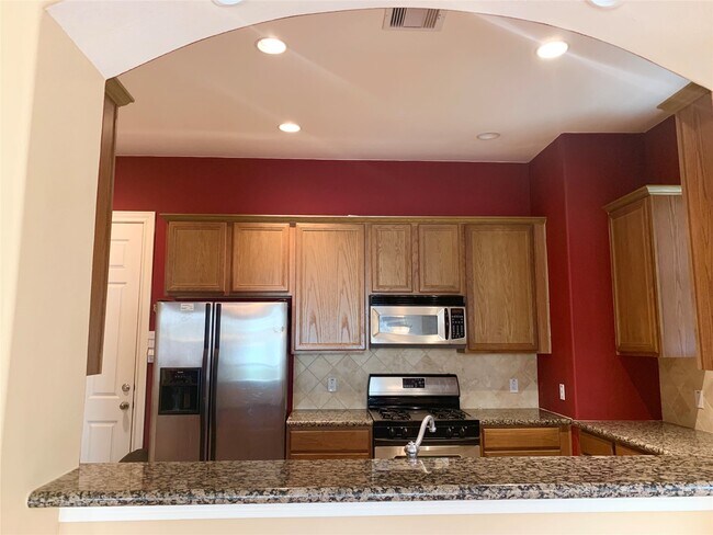 Building Photo - 9033 Creekstone Lake Dr