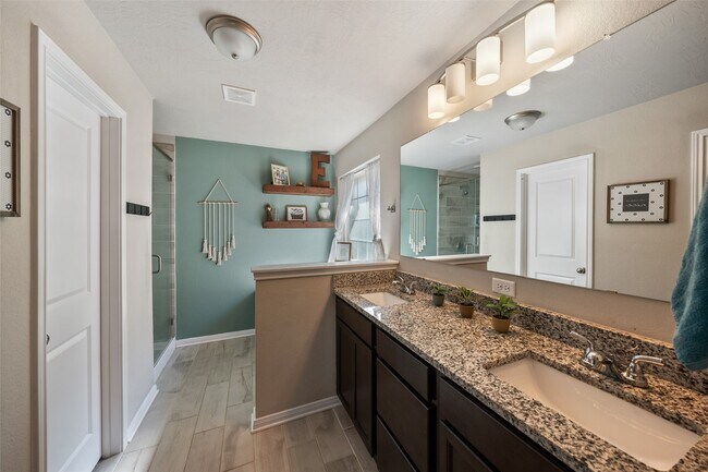 Building Photo - 11947 Sunshine Park Dr N