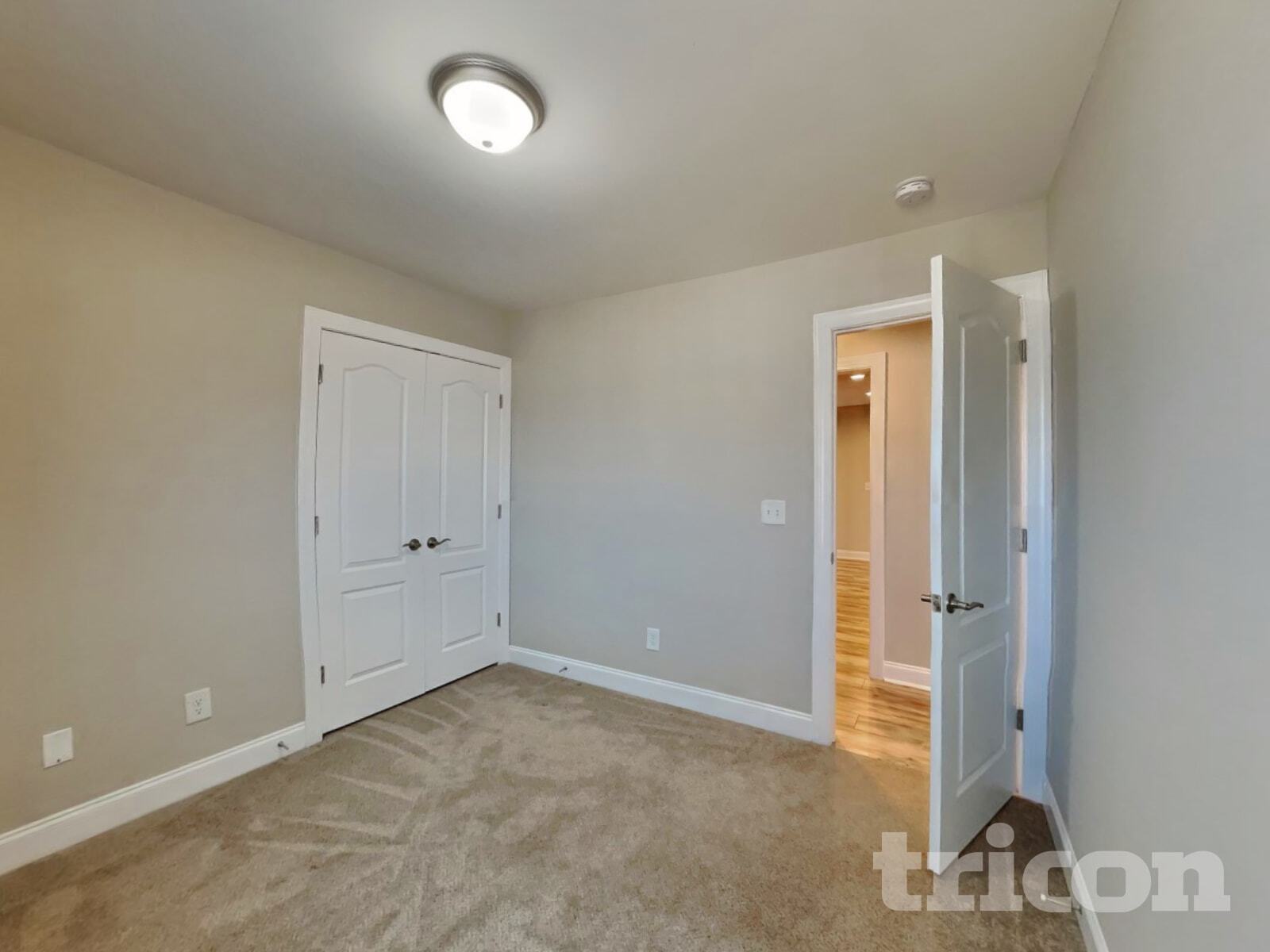 Building Photo - 302 Oxfordshire Dr