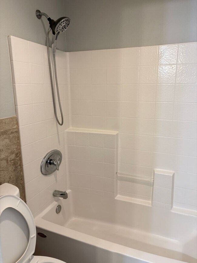 Building Photo - **WONDERFUL & SPACIOUS 3 BEDROOM/2.5 BATHROOM TOWNHOUSE IN CHANDLER (RAY & MCQUEEN)**
