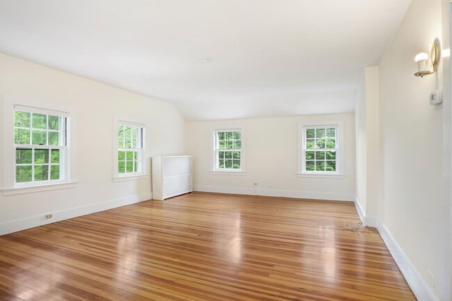 Building Photo - 321 Riversville Rd