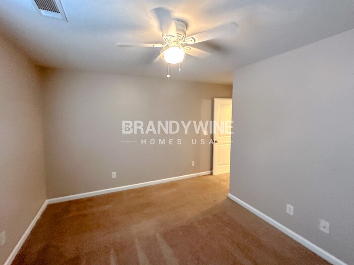 Building Photo - 527 Greyhawk Way