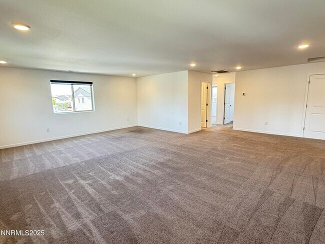 Building Photo - 556 Vaquero Ct