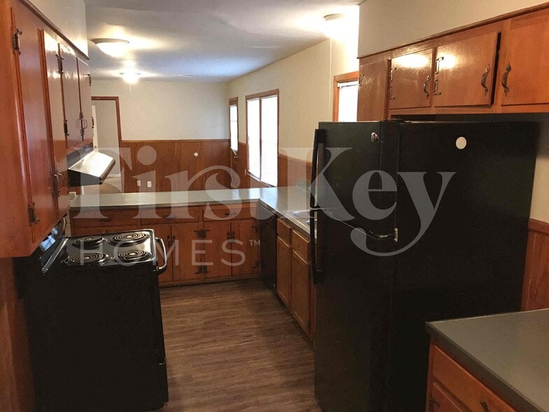 Building Photo - 1083 Richland Dr