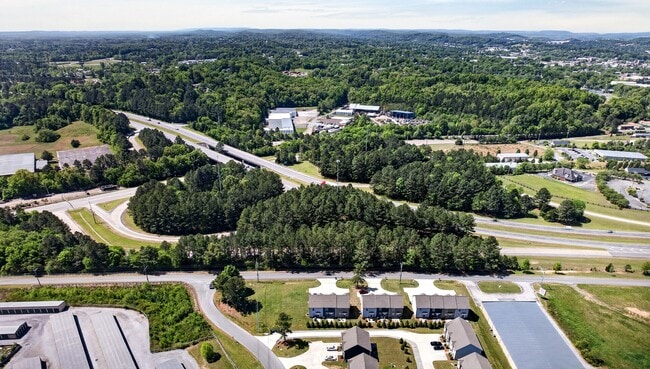 Building Photo - Luxury Size Townhome