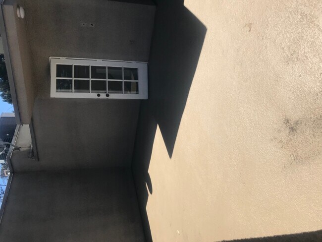 Building Photo - 13022 Riverside Dr