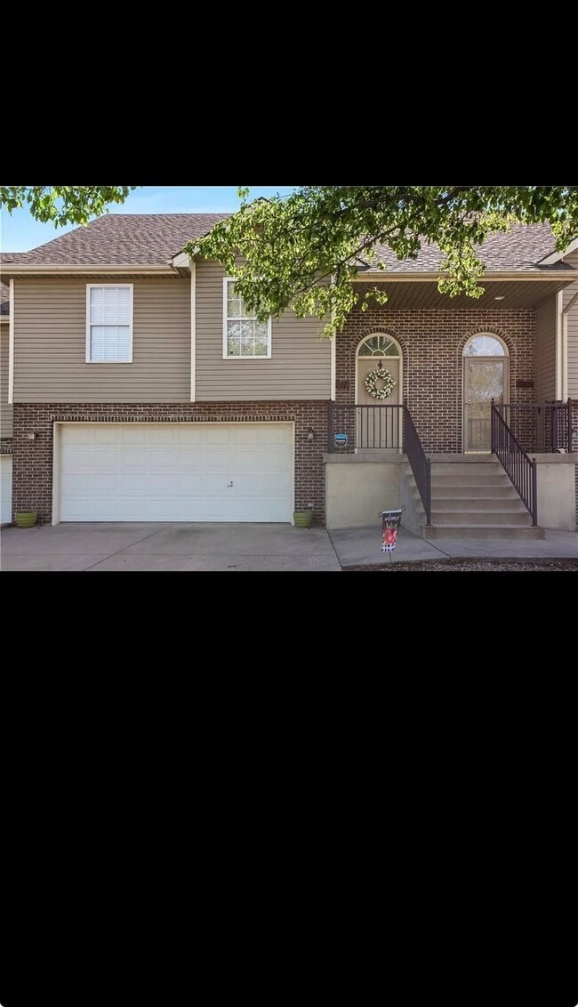 Building Photo - 8716 N Cleveland Ave