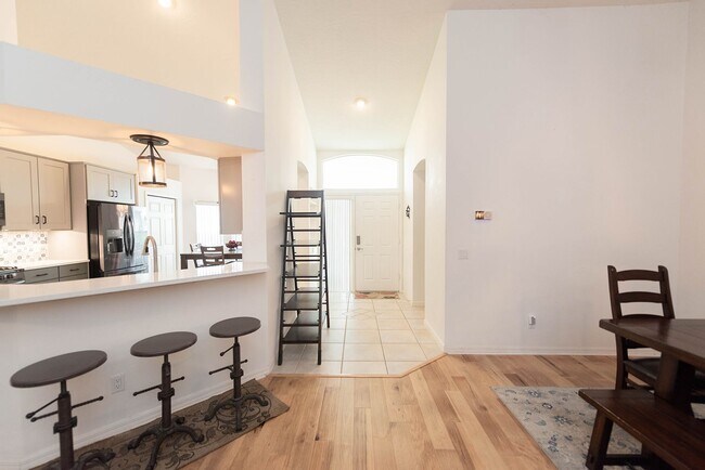 Building Photo - Beautiful Home in Satellite Beach including Lawncare and Community Pool