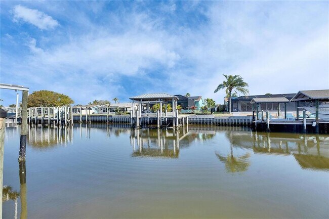 Building Photo - 1025 Apollo Beach Blvd