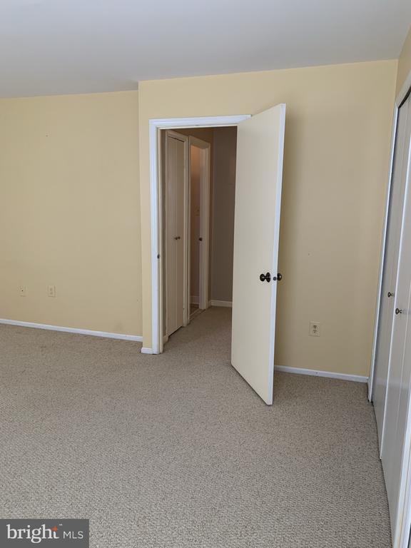 Building Photo - 22319 Mayfield Sq