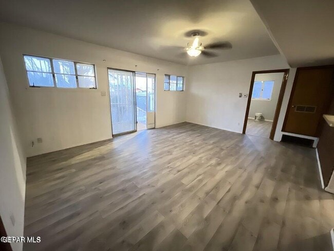 Building Photo - 316 Barcelona Dr
