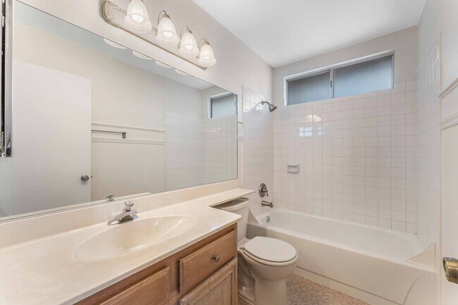 Building Photo - 1521 Padova Dr